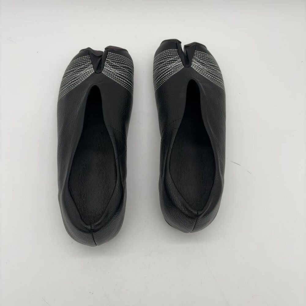 Tabi Black Split-Toe Leather Flats with White Embroidery Accent